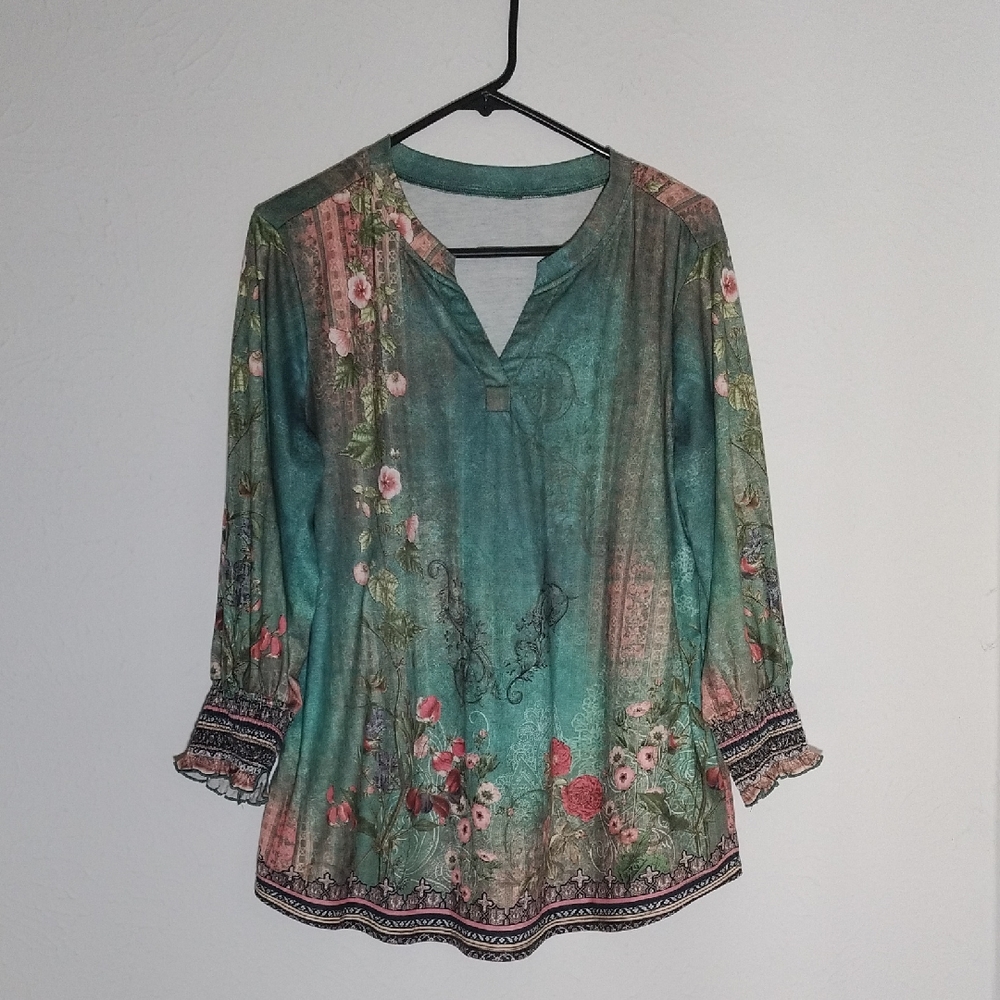 Women's V Neck 3/4 sleeve casual blouse / Top  Size L